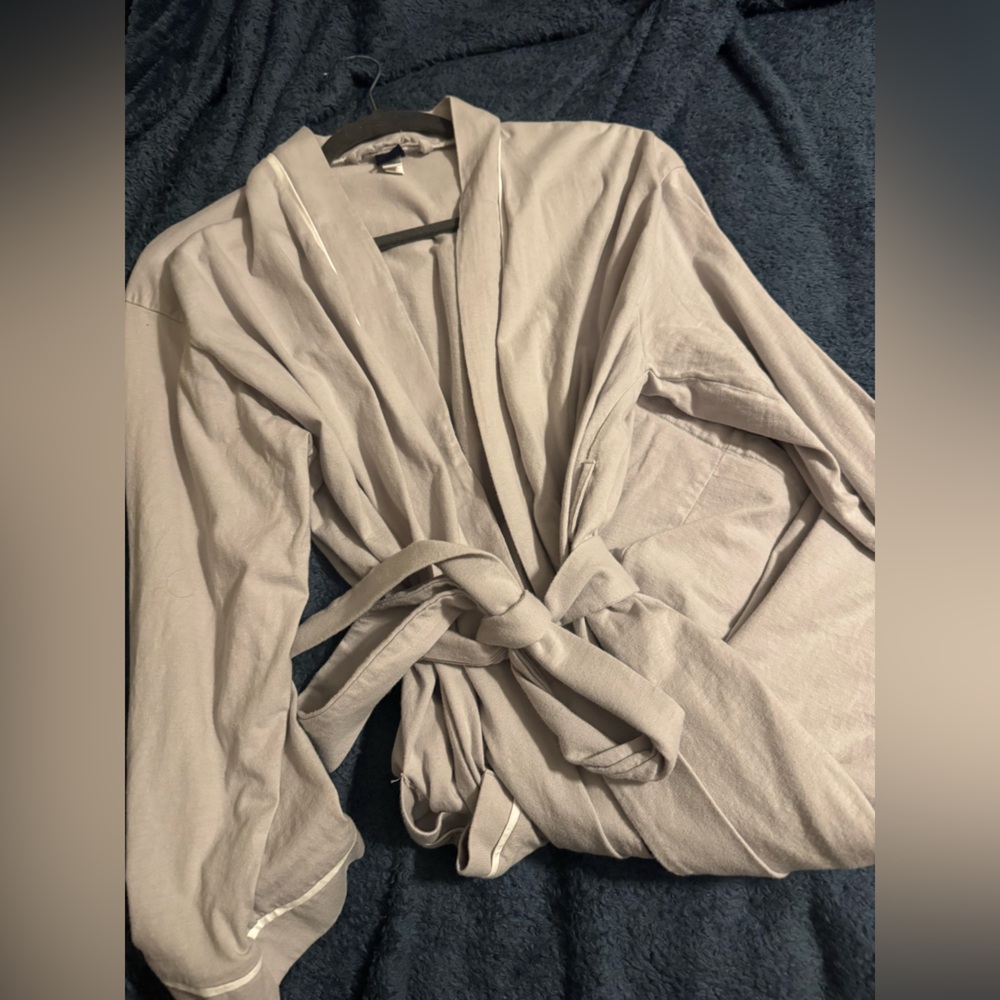 Pottery Barn Teen Robe - Picture 3 of 3
